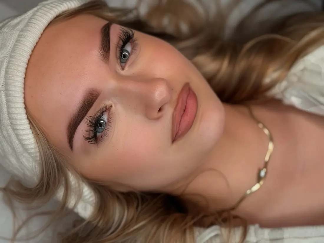 Makijaż permanentny brwi